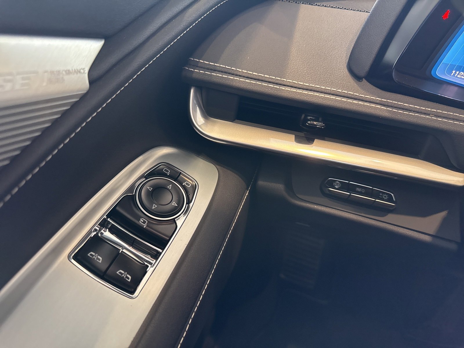 2025 Chevrolet Corvette 2LT photo 33