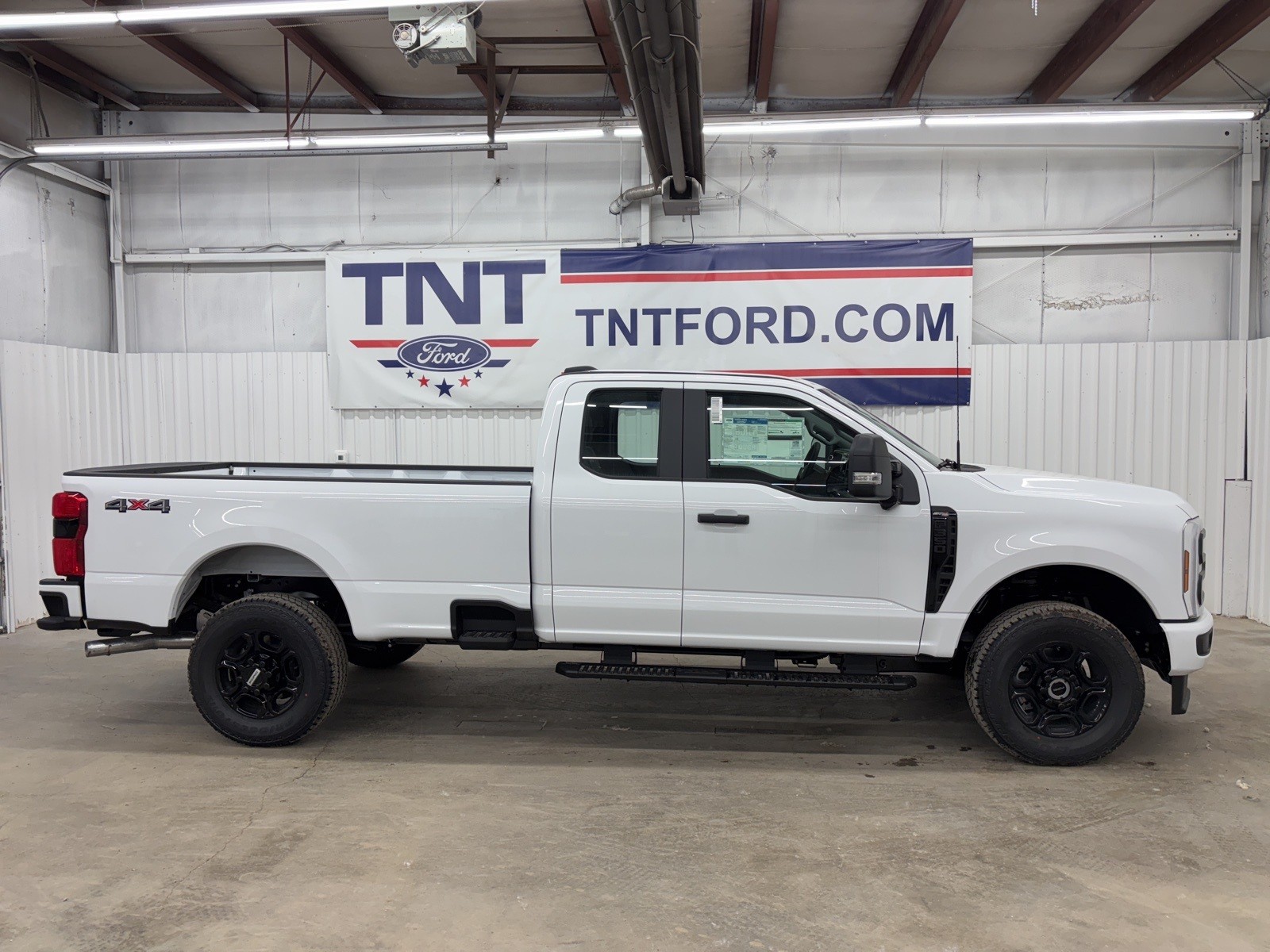 2025 Ford F-350 Super Duty XL's photo