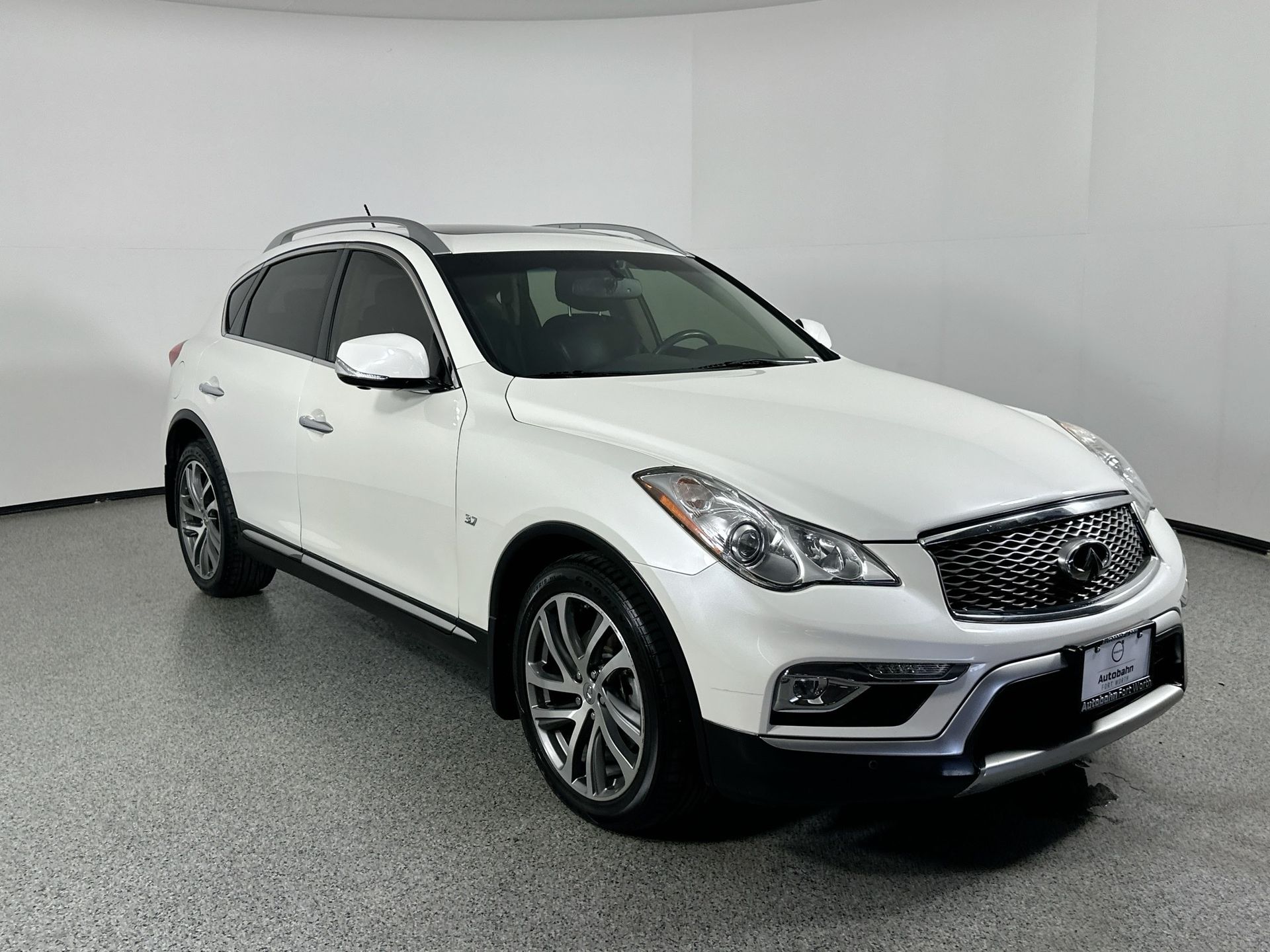 2017 Infiniti QX50 Base photo 2