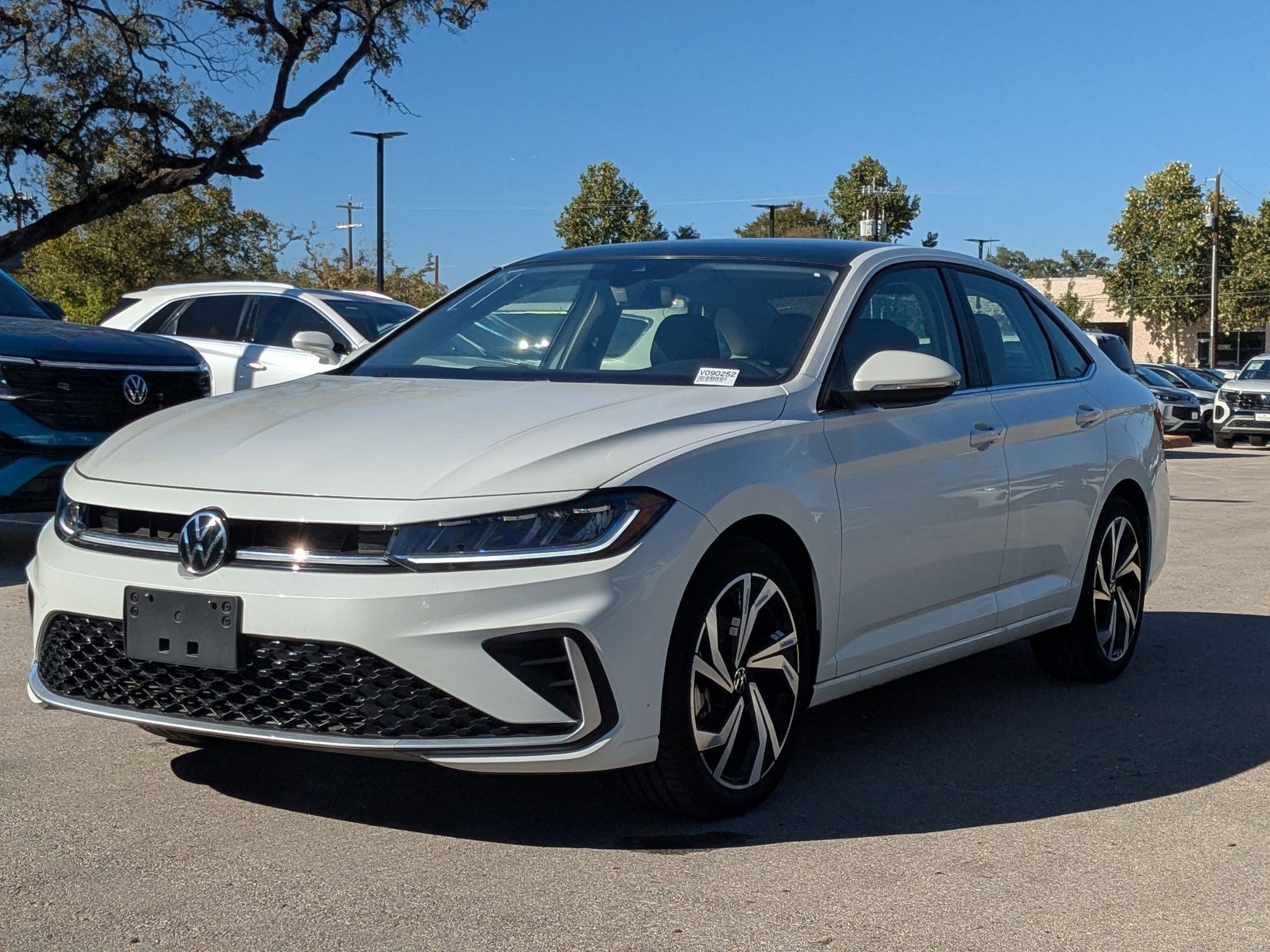 2025 Volkswagen Jetta SEL photo 4