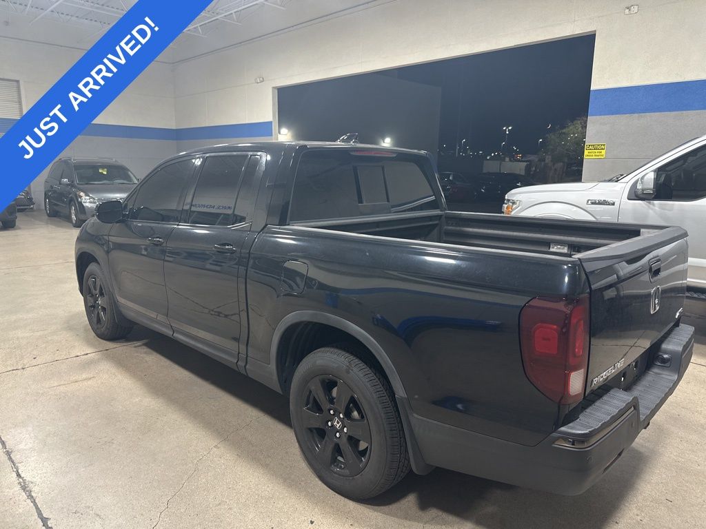 2017 Honda Ridgeline Black Edition photo 4