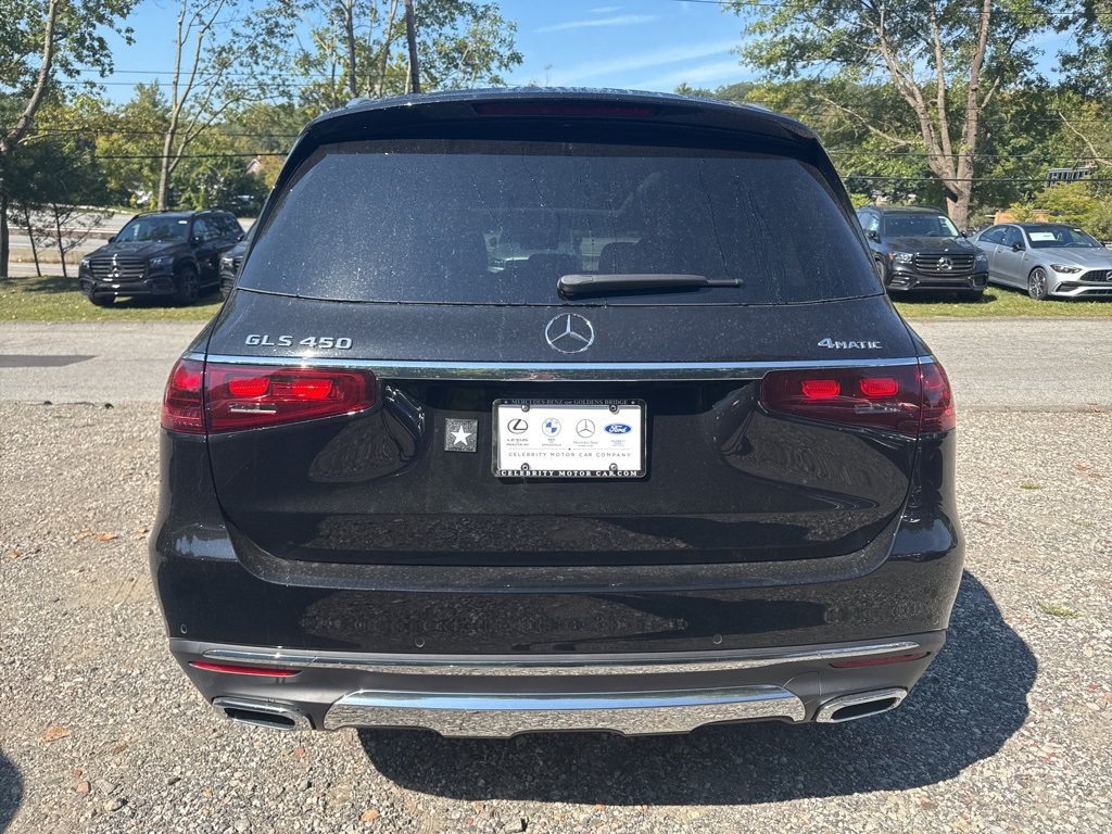 2026 Mercedes Benz GLS 450 4MATIC photo 4