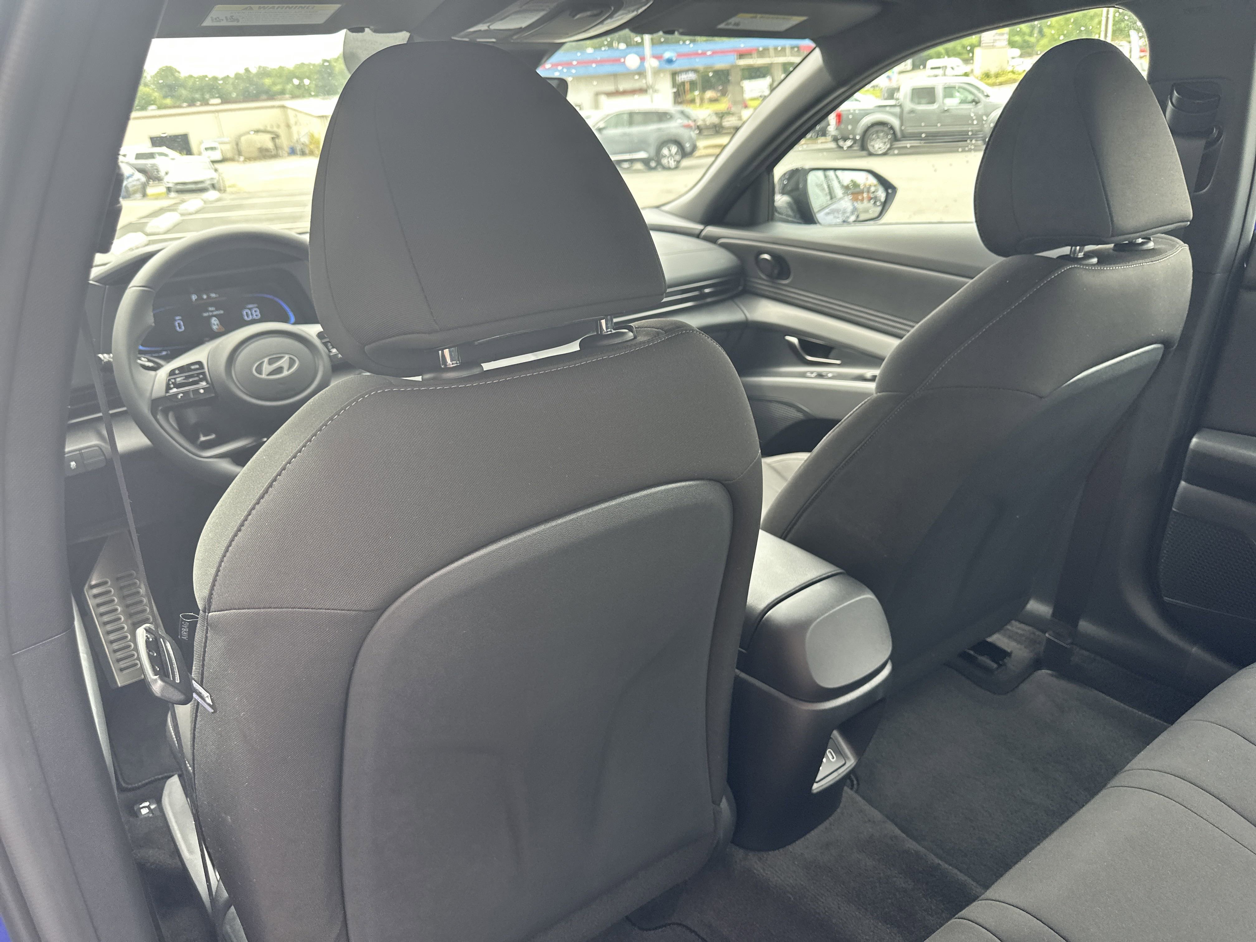 2025 Hyundai Elantra SEL Sport photo 11