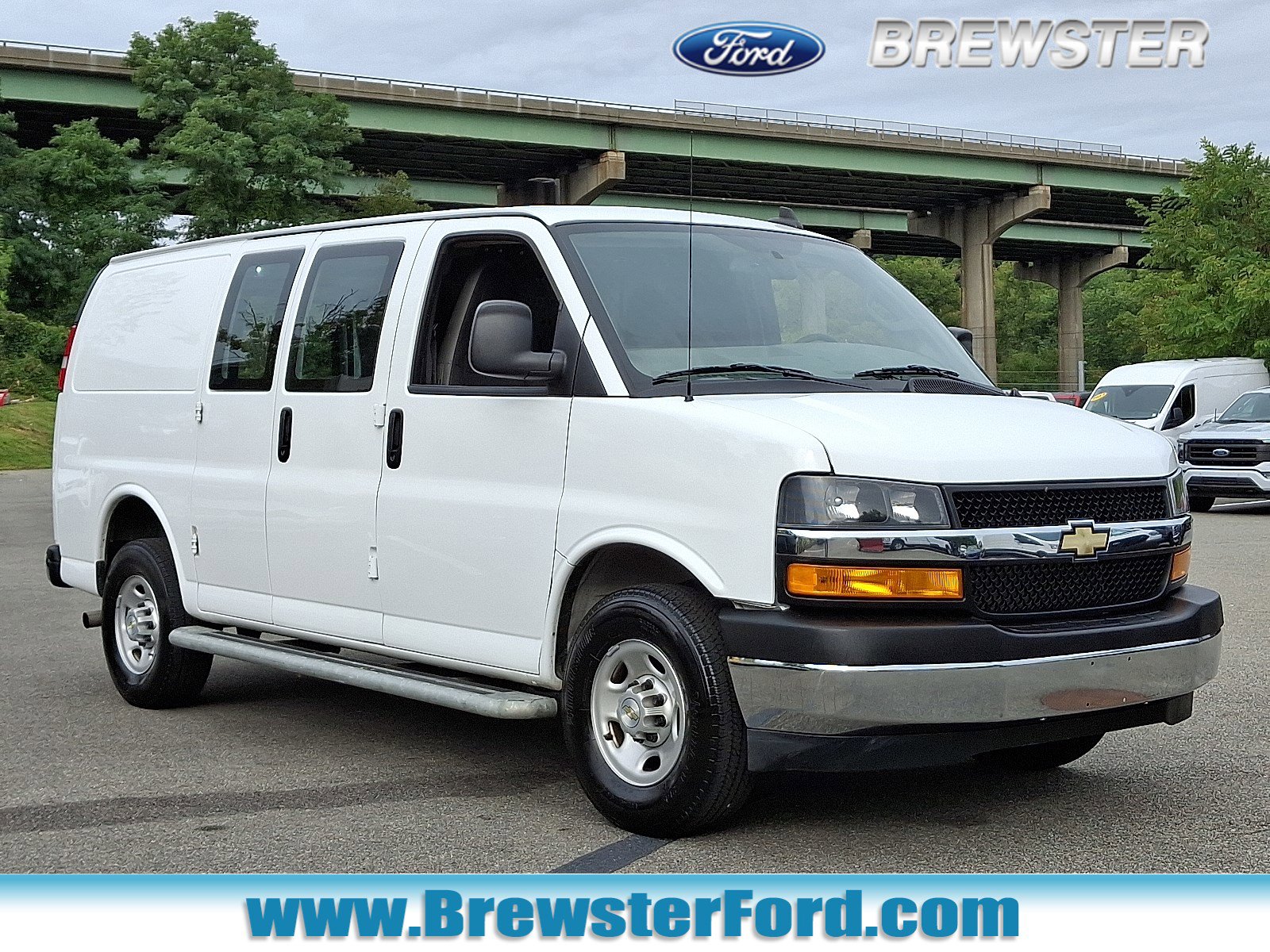 2023 Chevrolet Express Cargo Work Van's photo