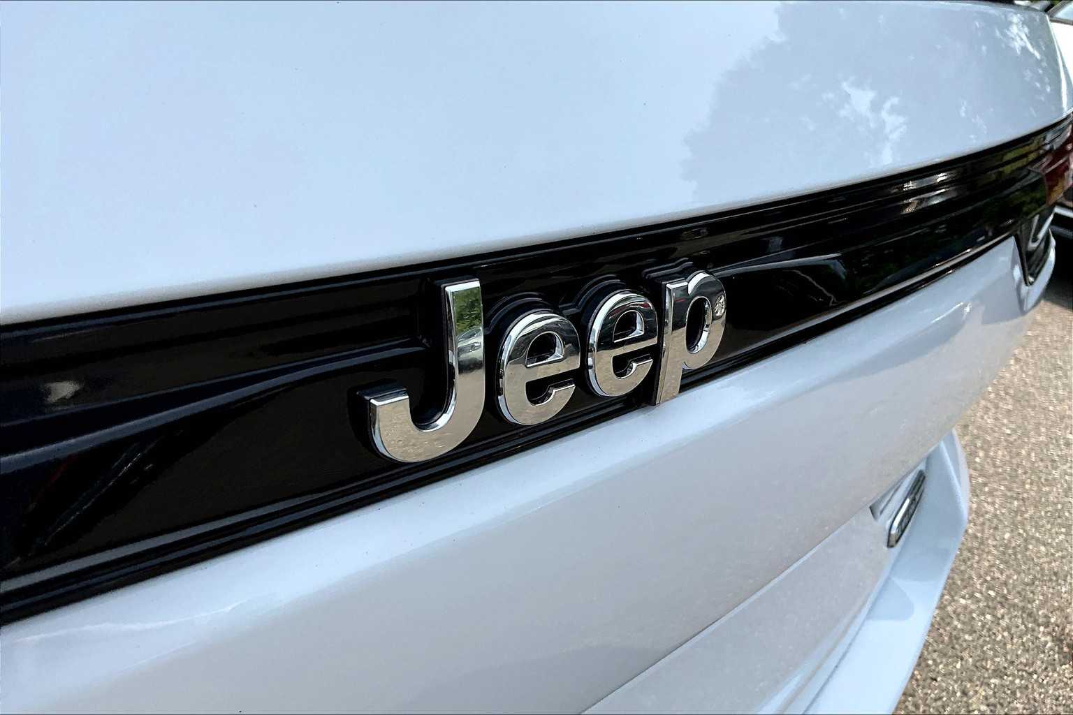 2023 Jeep Grand Cherokee Overland photo 27
