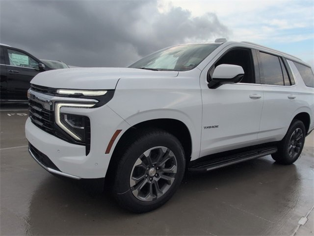 2025 Chevrolet Tahoe LS photo 4