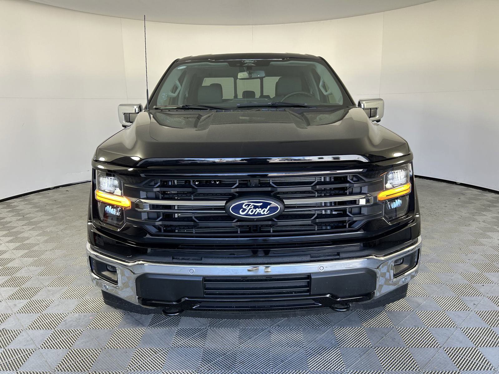 2025 Ford F-150 XLT photo 3