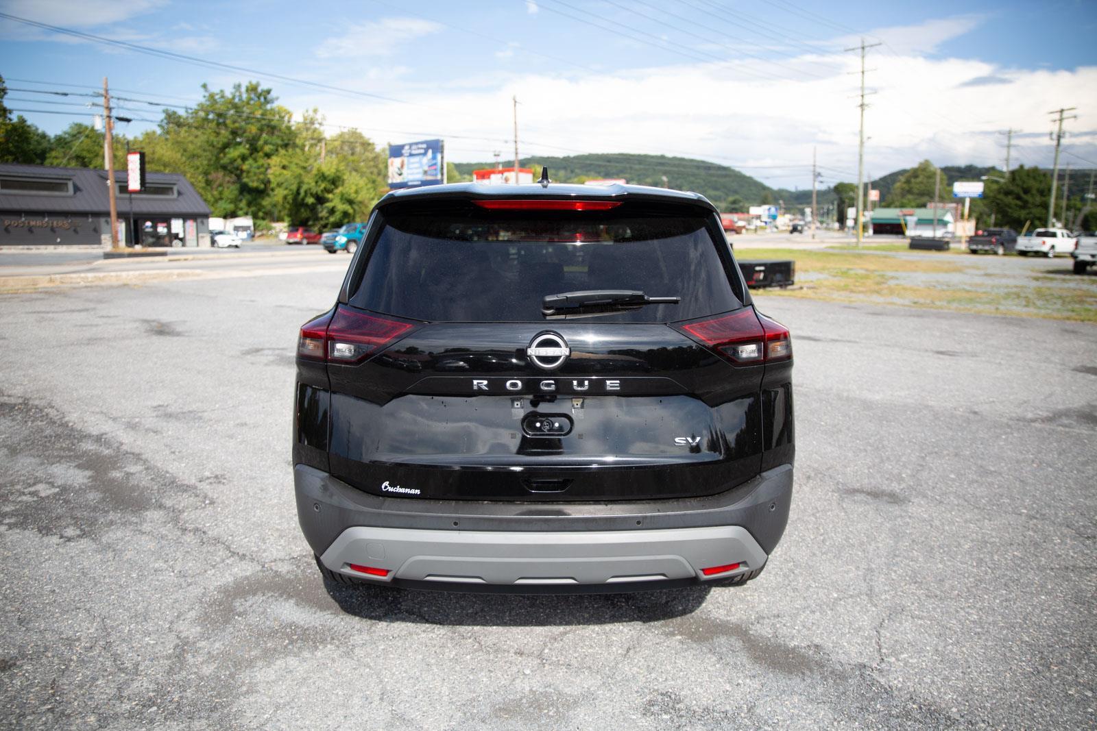 2023 Nissan Rogue SV photo 4