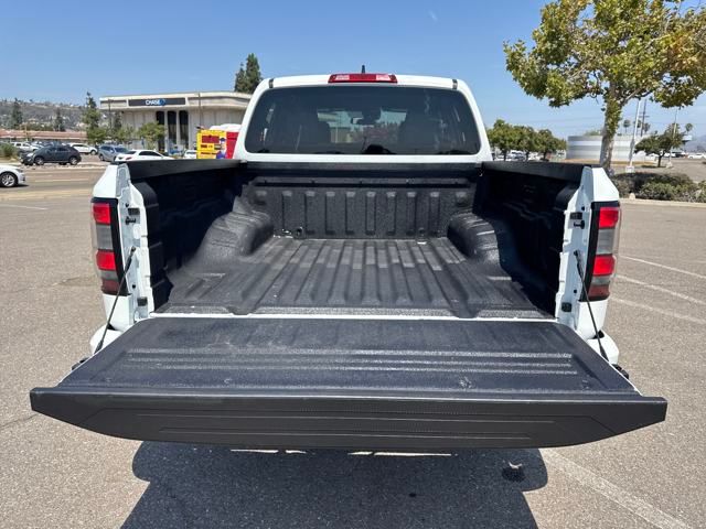 2023 Nissan Frontier SV photo 17