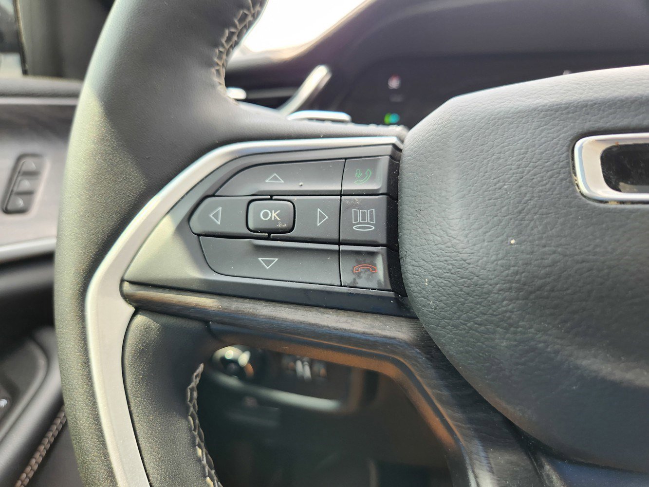 2023 Jeep Cherokee Base photo 22