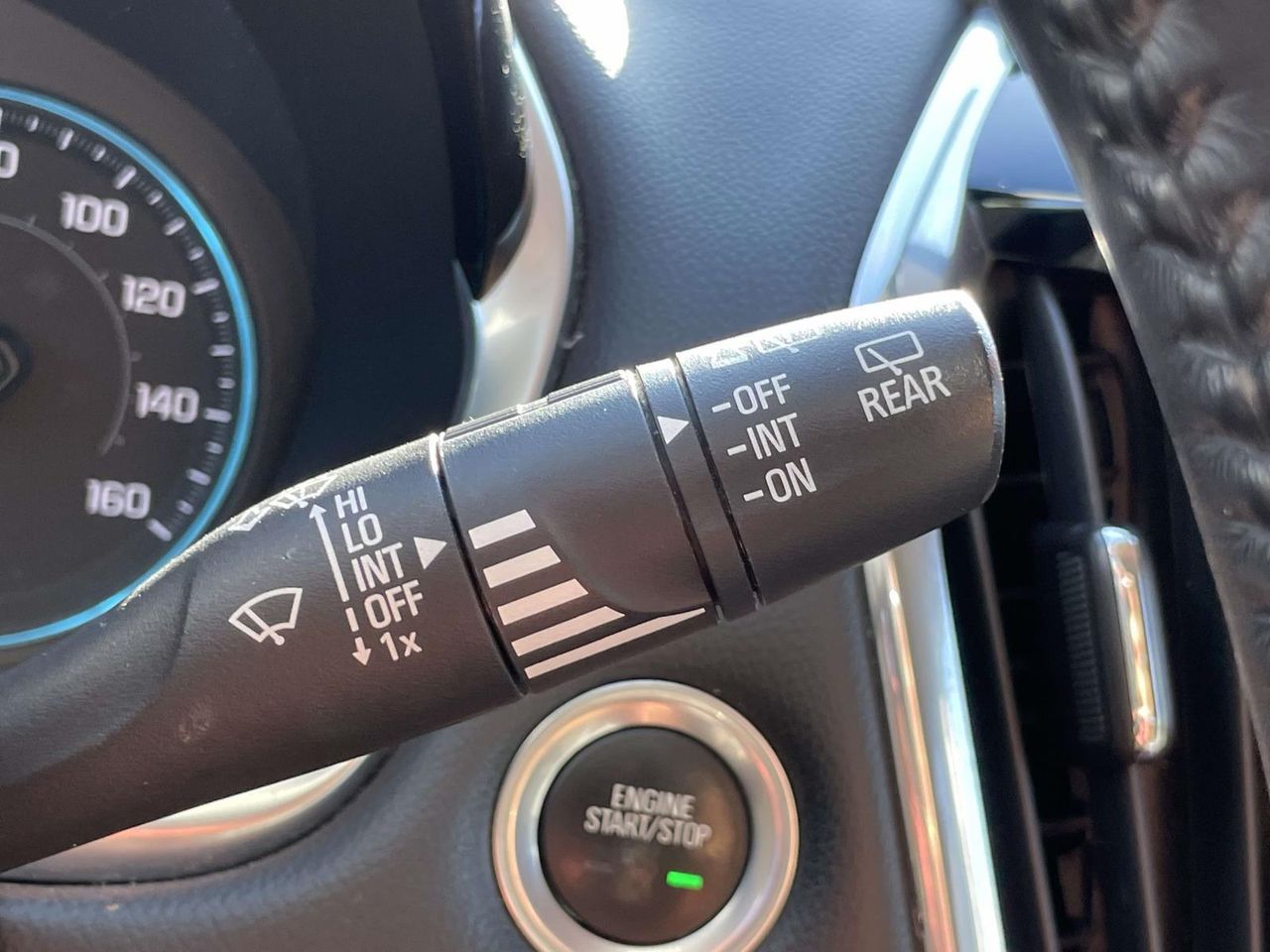 2018 Chevrolet Traverse 1LT photo 21