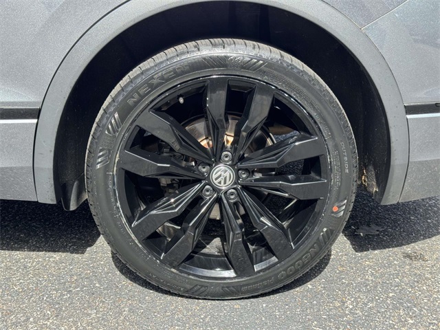 2021 Volkswagen Tiguan SE R-Line Black photo 12