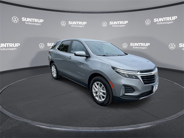 2023 Chevrolet Equinox LT photo 2