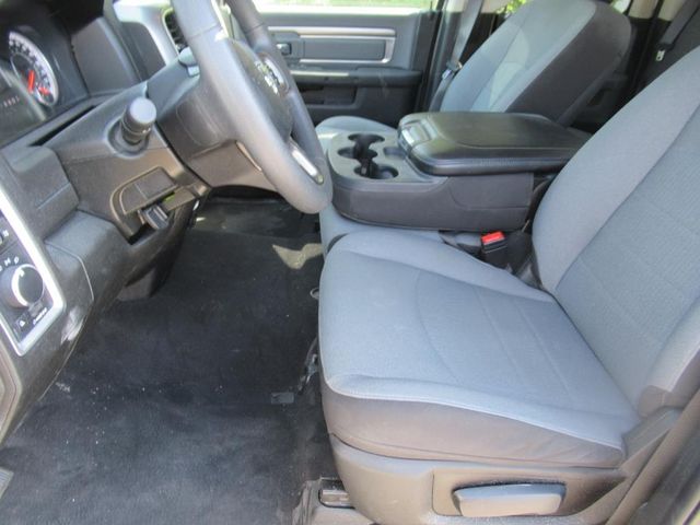 2024 Ram 1500 Classic SLT photo 18