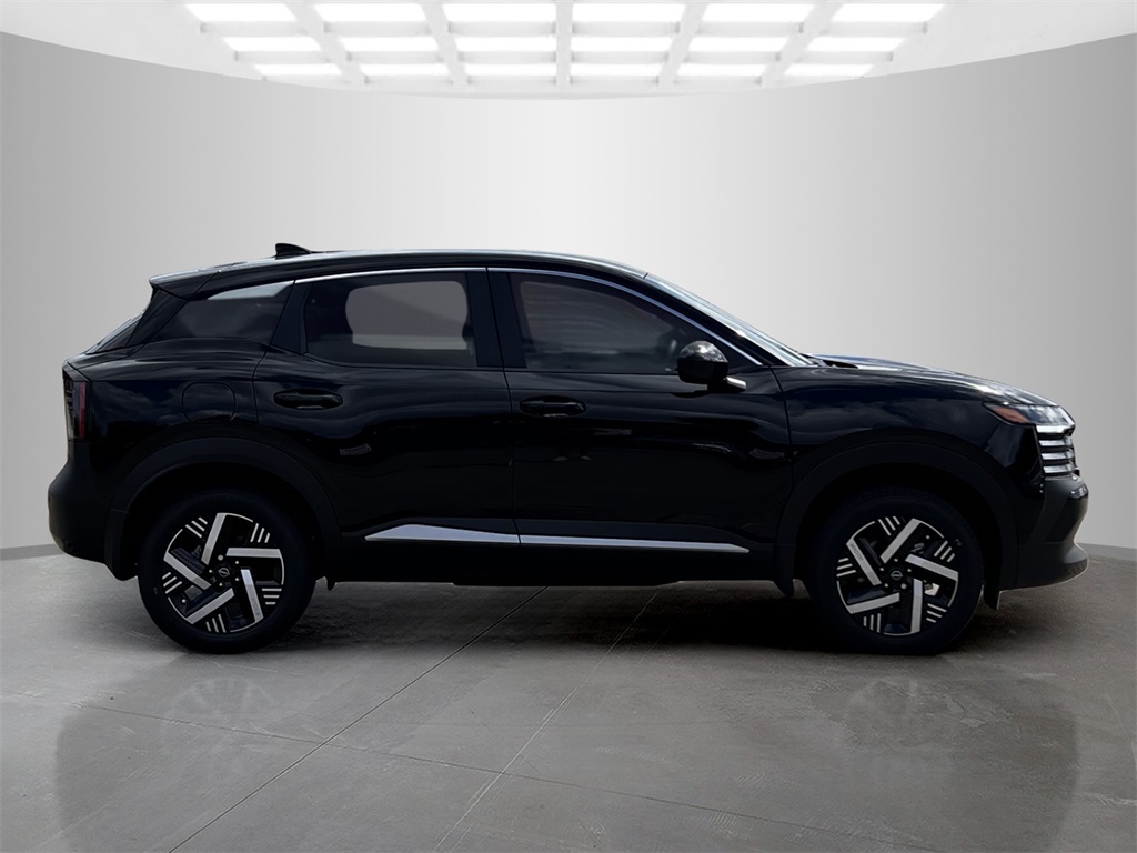 2025 Nissan Kicks SV photo 4