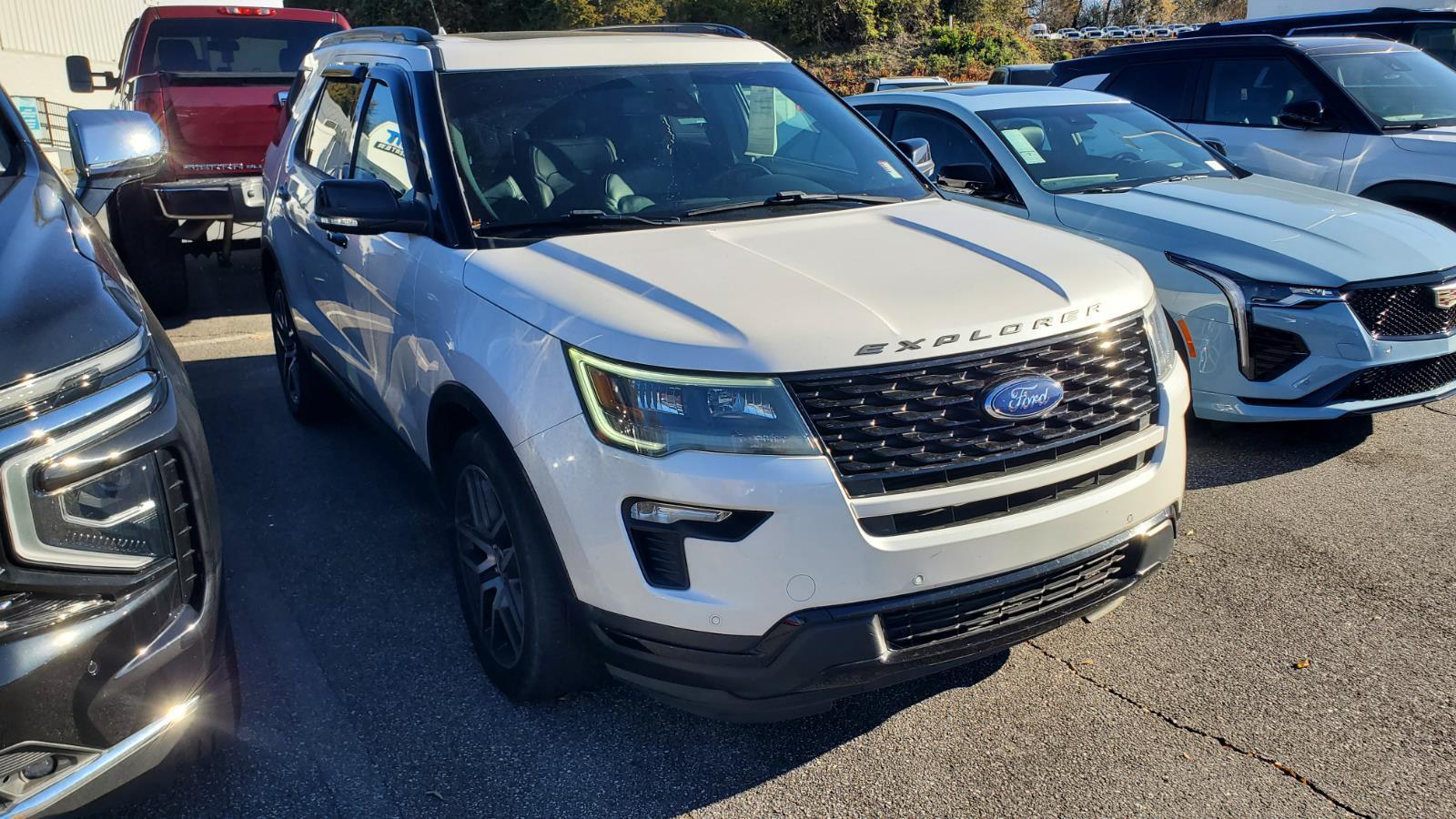 2018 Ford Explorer Sport photo 2