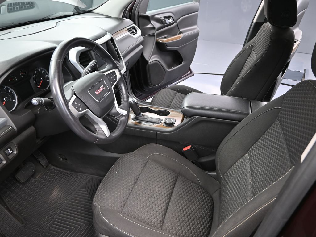 2017 Gmc Acadia SLE photo 16