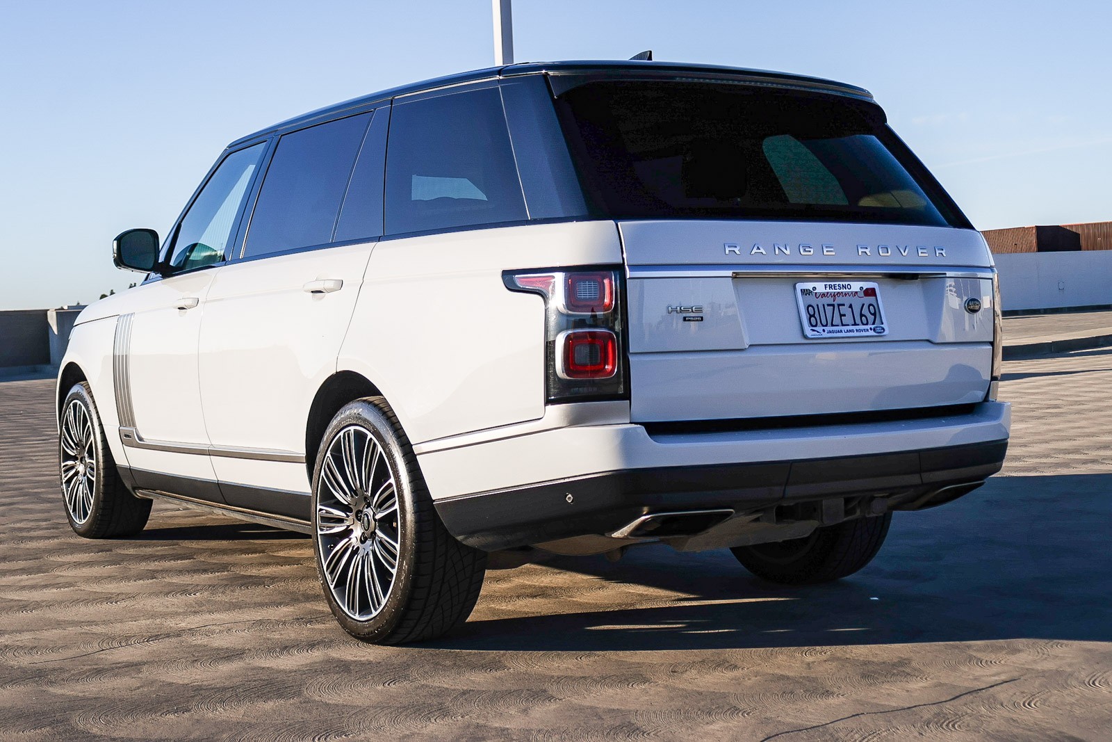 2021 Land Rover Range Rover P525 HSE HSE Westminster Edition photo 6