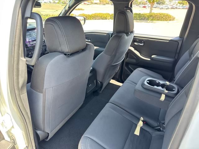 2023 Nissan Frontier SV photo 16
