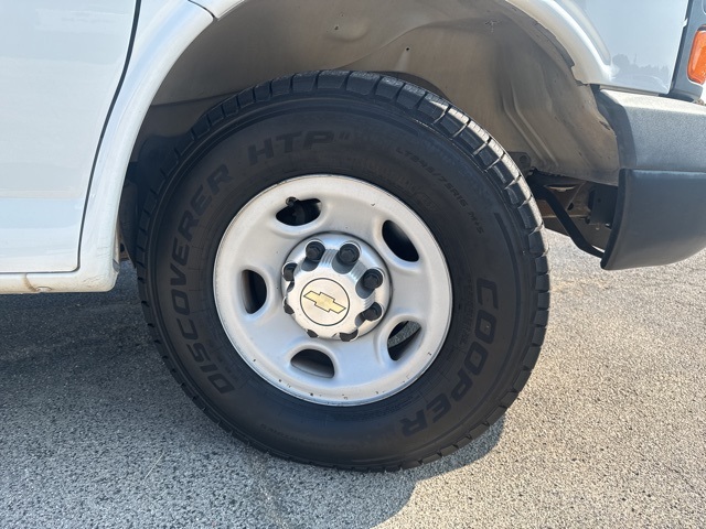 2014 Chevrolet Express 2500 Work Van photo 16