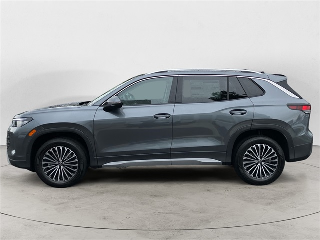 2025 Volkswagen Tiguan S photo 3