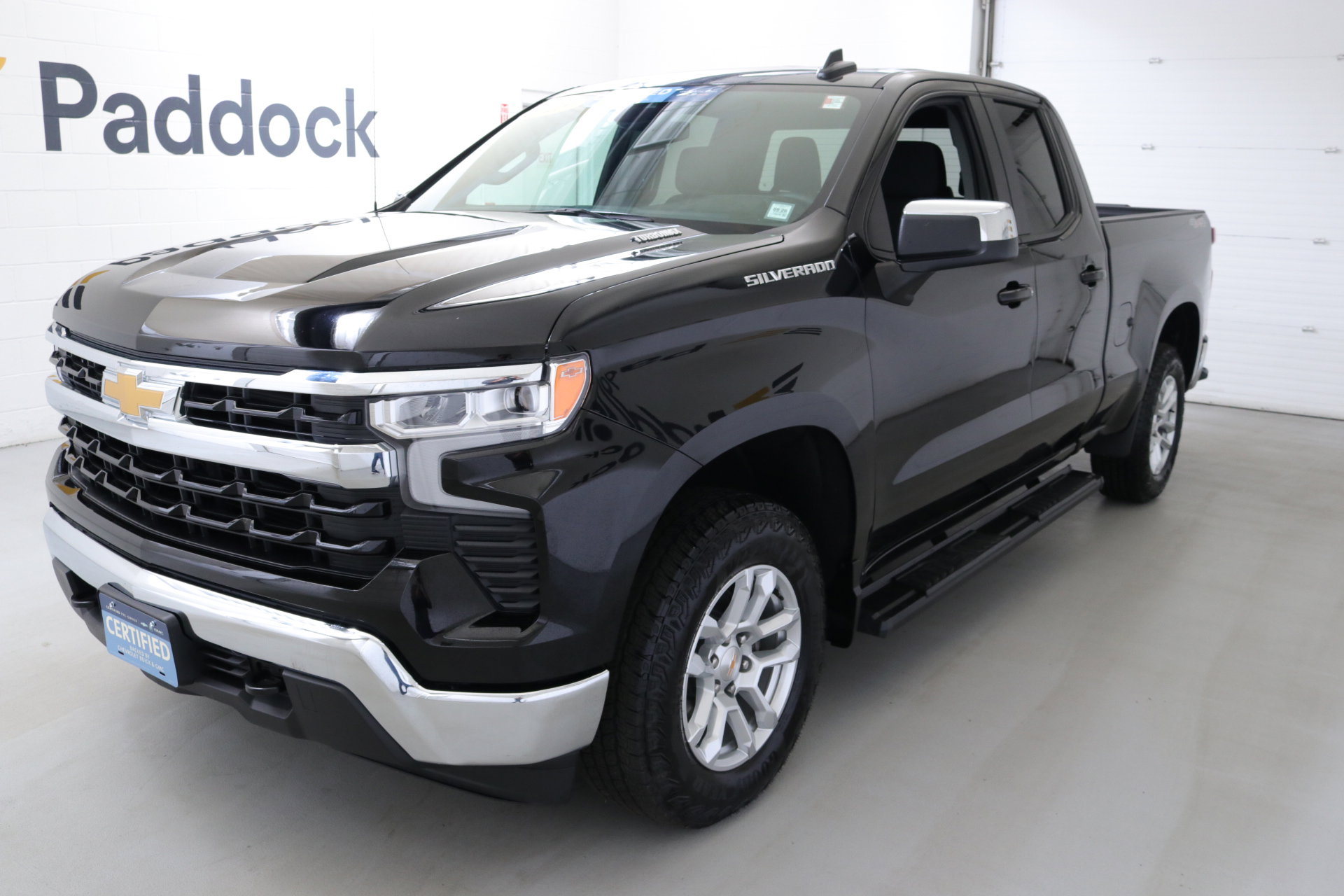 2025 Chevrolet Silverado 1500 LT photo 3