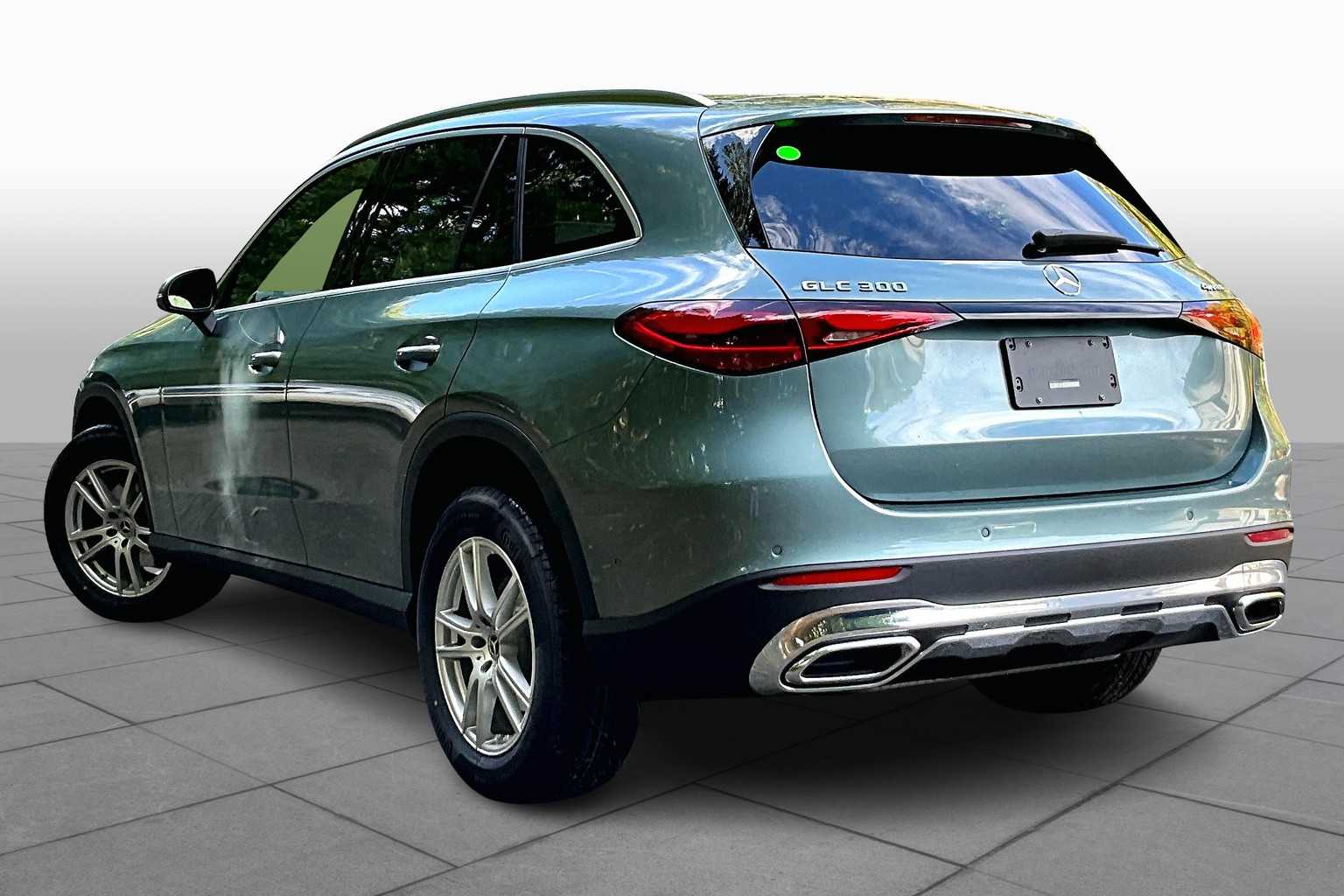 2026 Mercedes Benz GLC 300 4MATIC photo 2