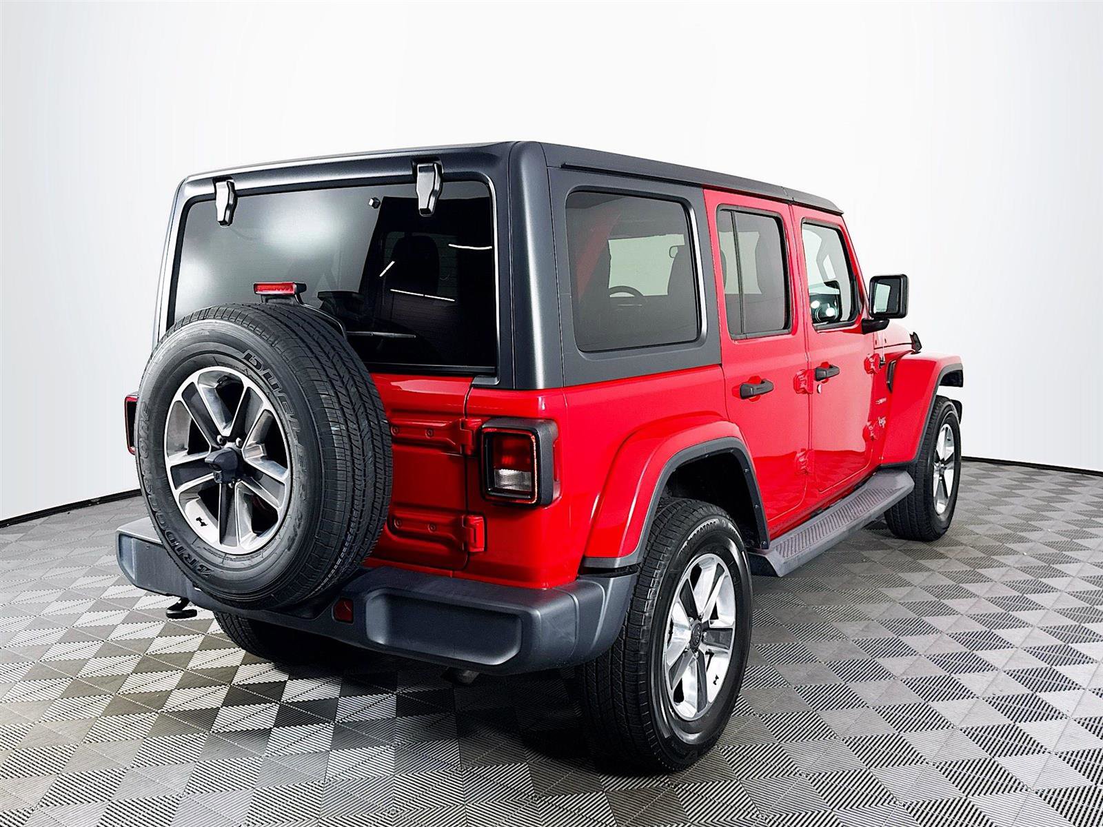 2019 Jeep Wrangler Unlimited Sahara photo 5