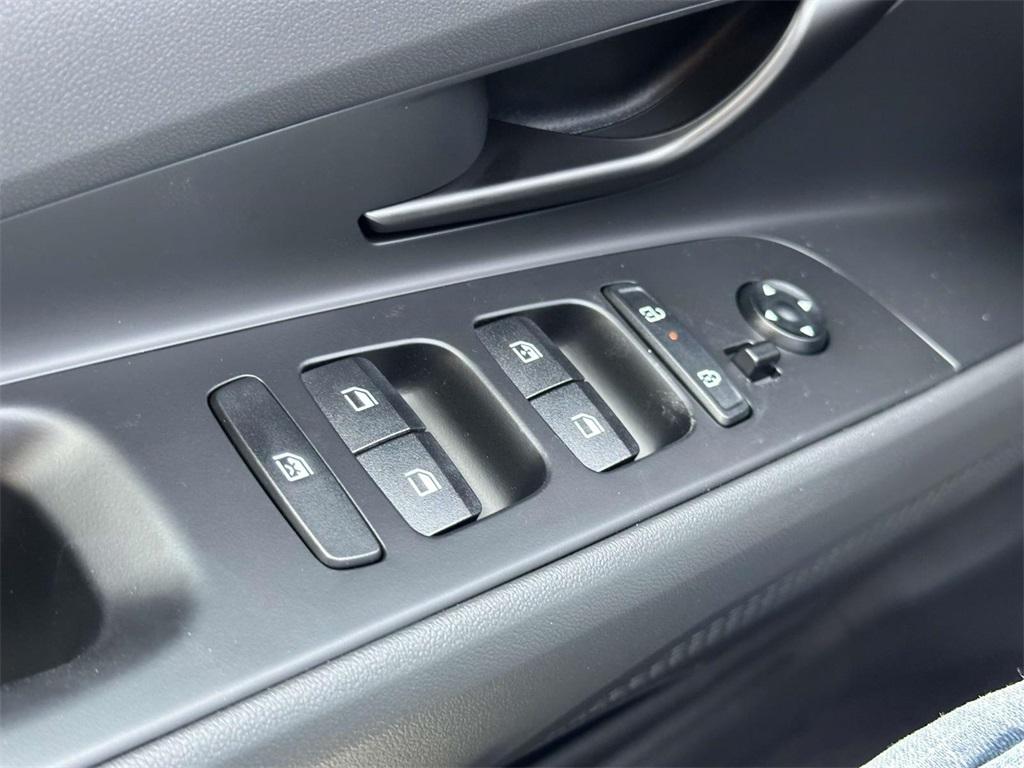 2025 Hyundai Elantra SEL Sport photo 25