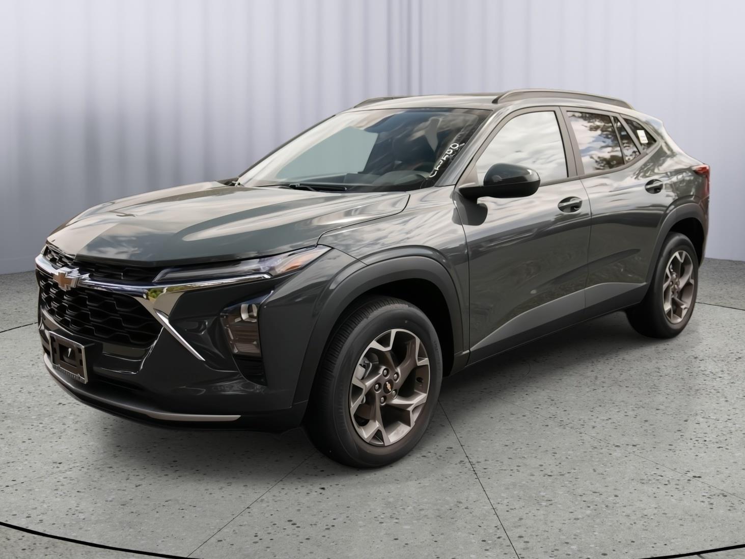 2025 Chevrolet Trax LT photo 3