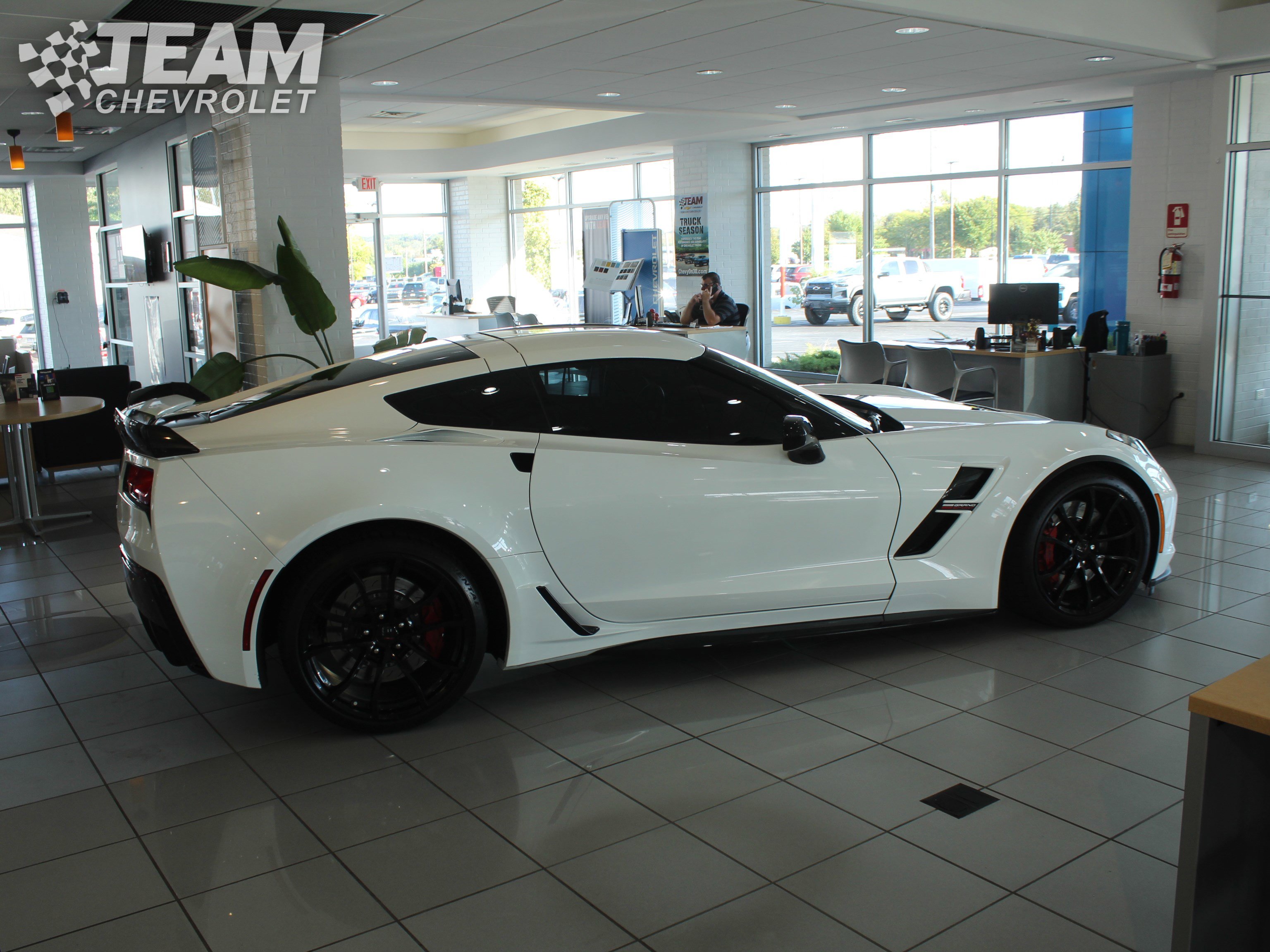 2019 Chevrolet Corvette Grand Sport 2LT photo 3