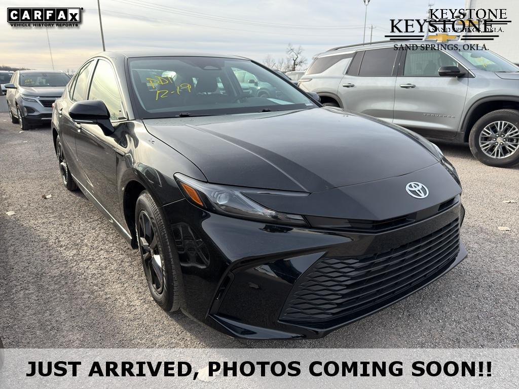2025 Toyota Camry LE's photo