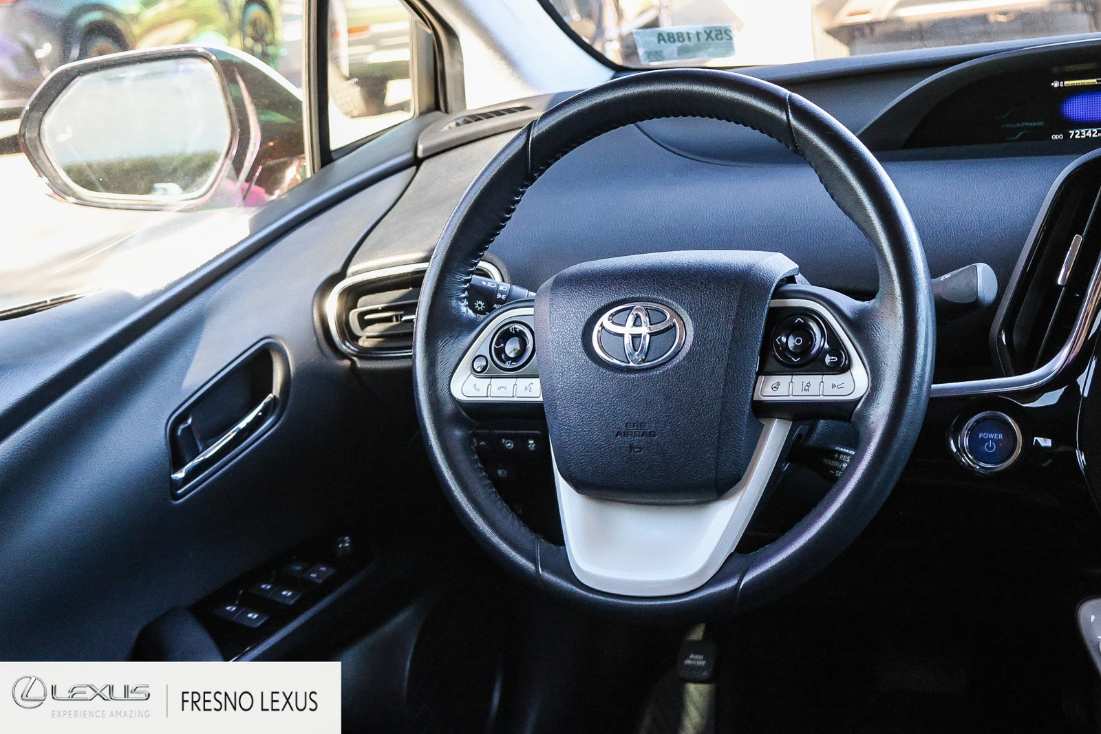 2018 Toyota Prius Prime Advanced photo 16