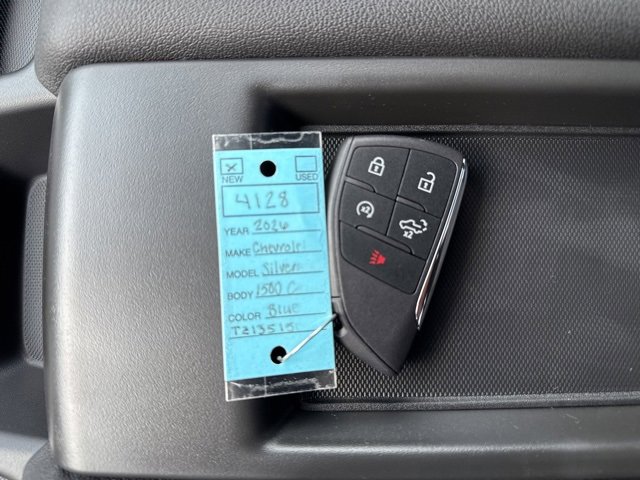 2026 Chevrolet Silverado 1500 LT photo 40