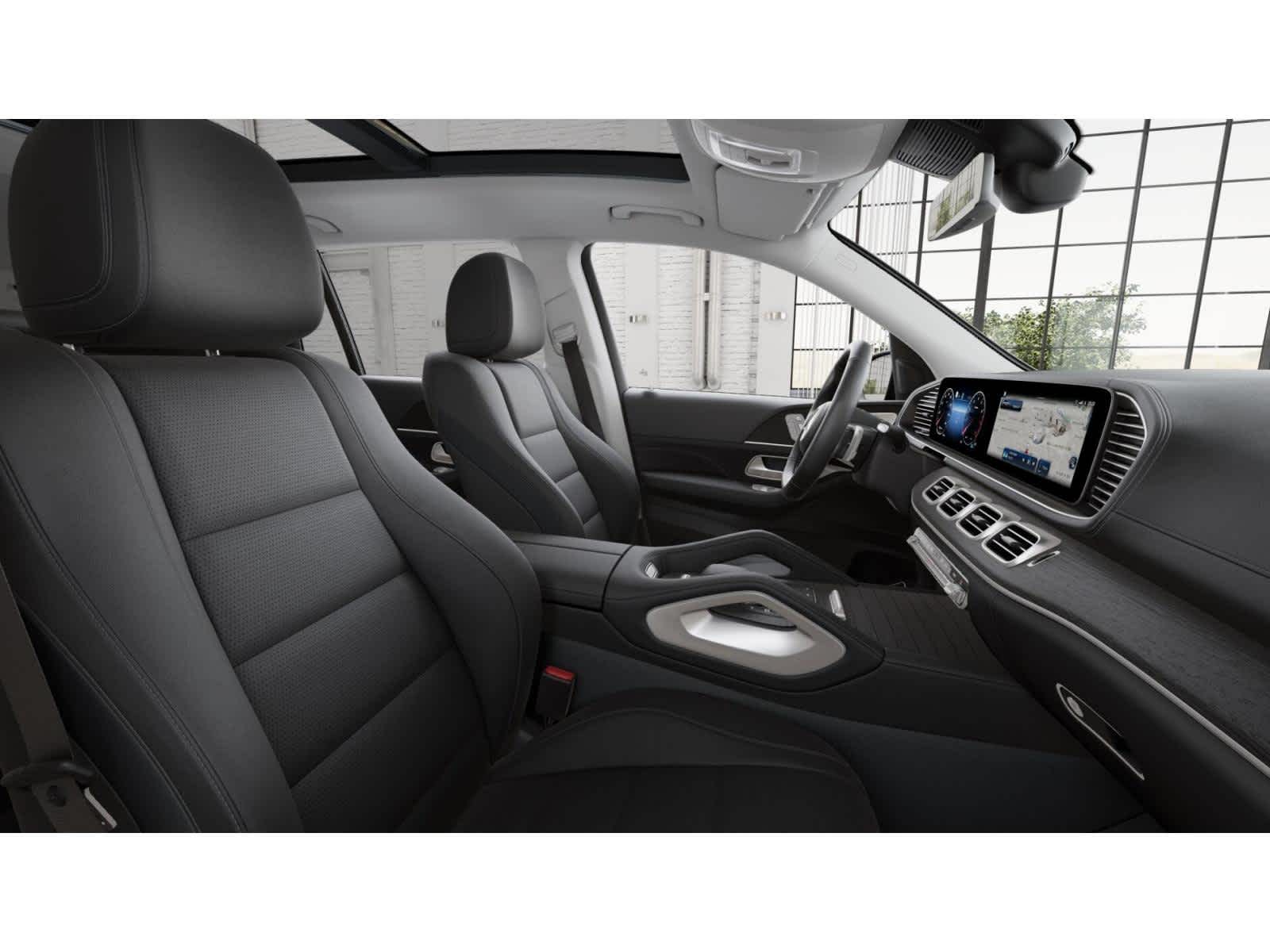 2026 Mercedes Benz GLS 450 4MATIC photo 3