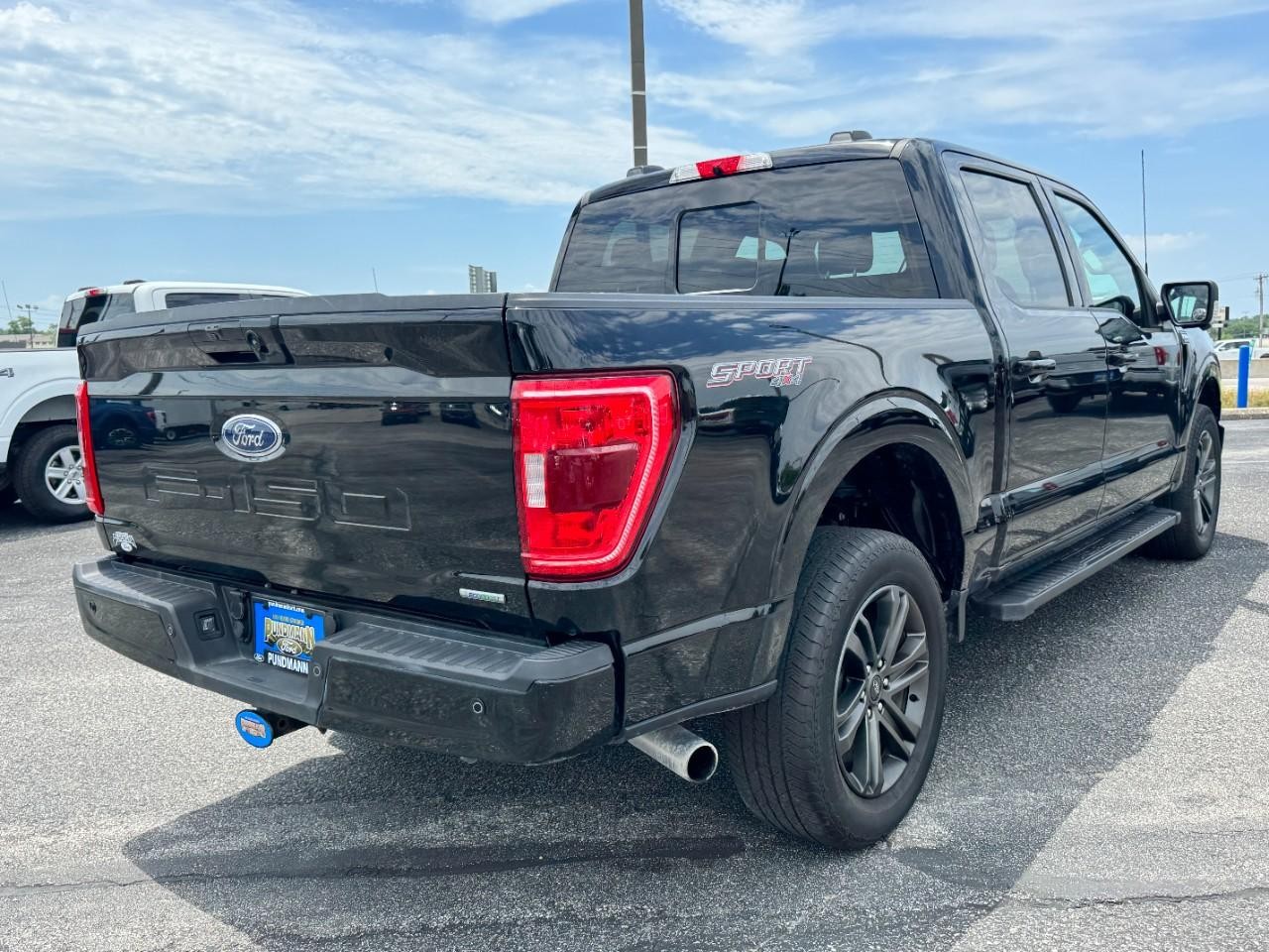 2022 Ford F-150 XLT photo 2