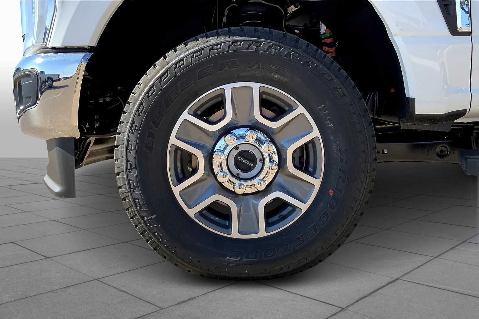 2025 Ford F-250 XLT photo 11