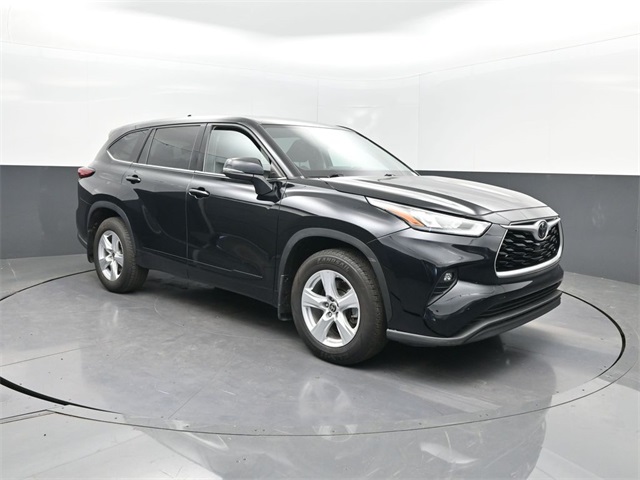 2020 Toyota Highlander LE photo 18