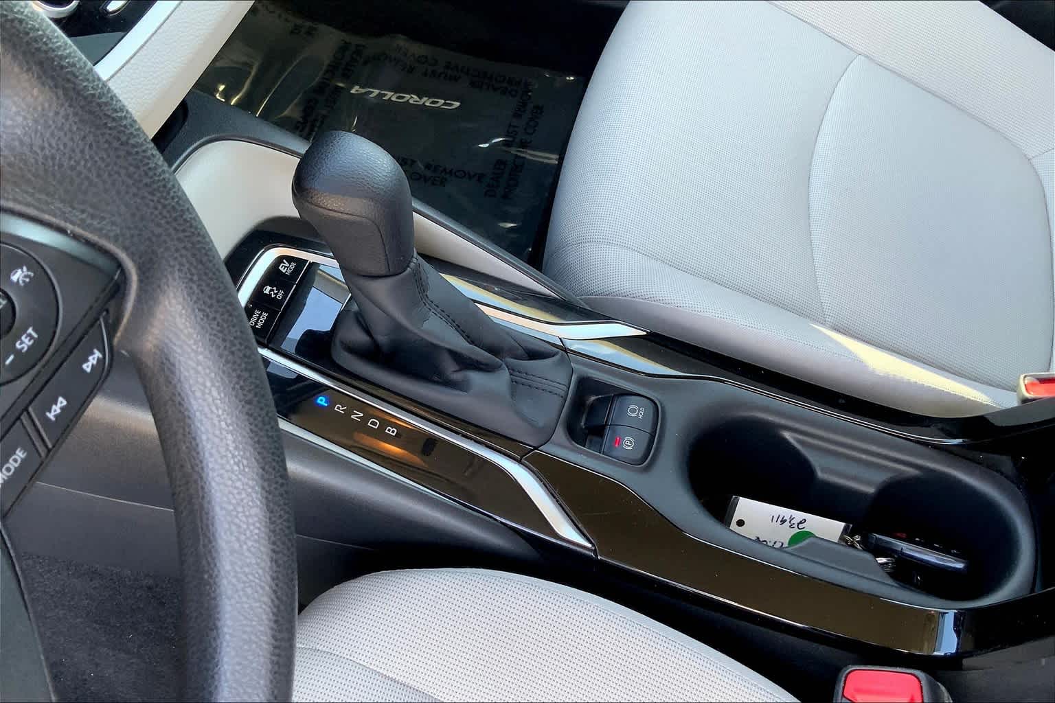 2021 Toyota Corolla Hybrid LE photo 15