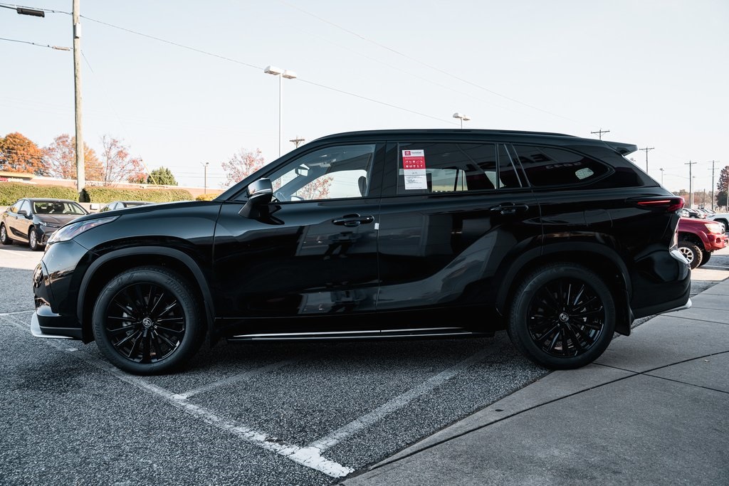 2026 Toyota Highlander XLE XSE Platinum Limited photo 4