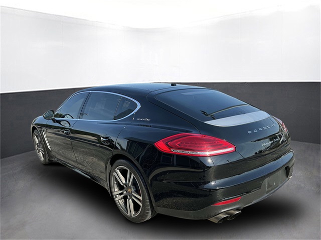 2015 Porsche Panamera Turbo Executive photo 3