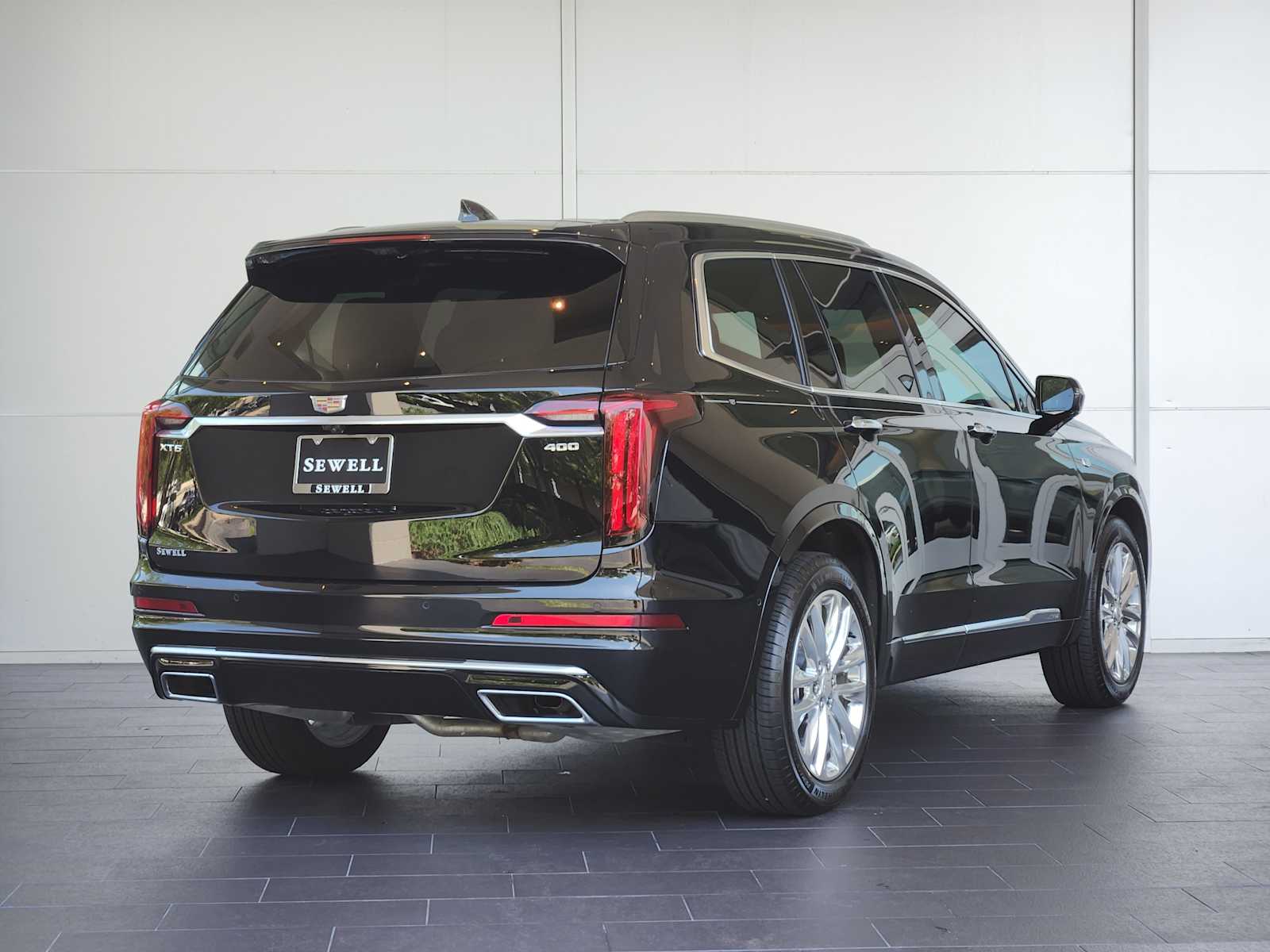 2025 Cadillac XT6 Premium Luxury photo 2