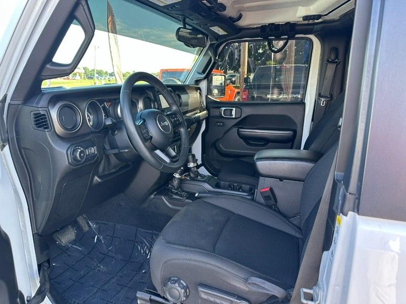 2019 Jeep Wrangler Sport S photo 9