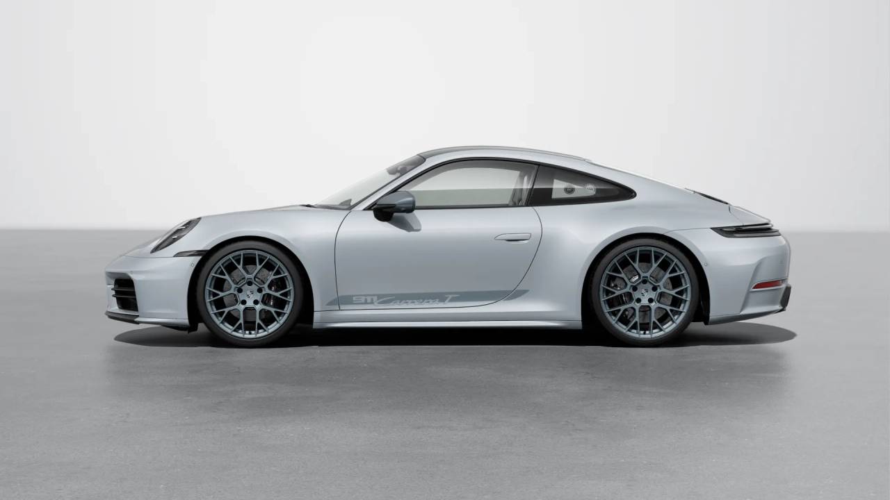 2025 Porsche 911 T photo 2