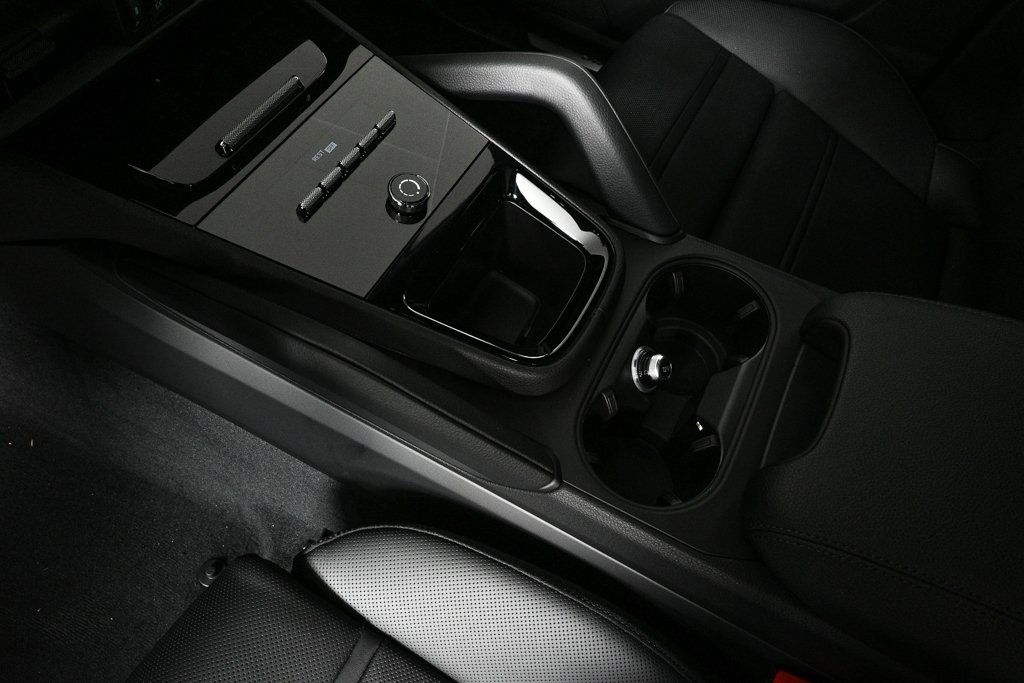 2026 Porsche Cayenne Coupe photo 16