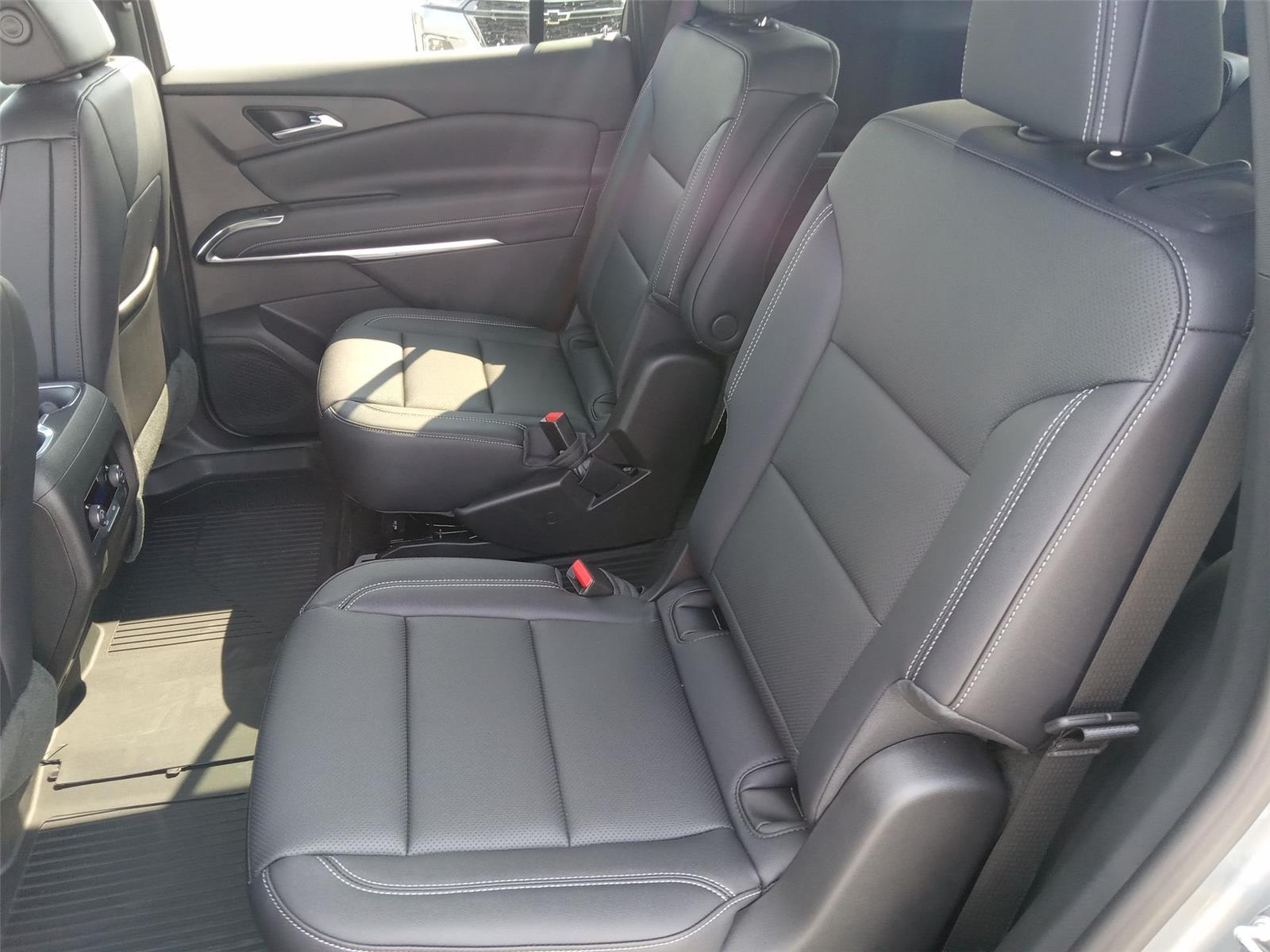 2026 Chevrolet Traverse photo 10