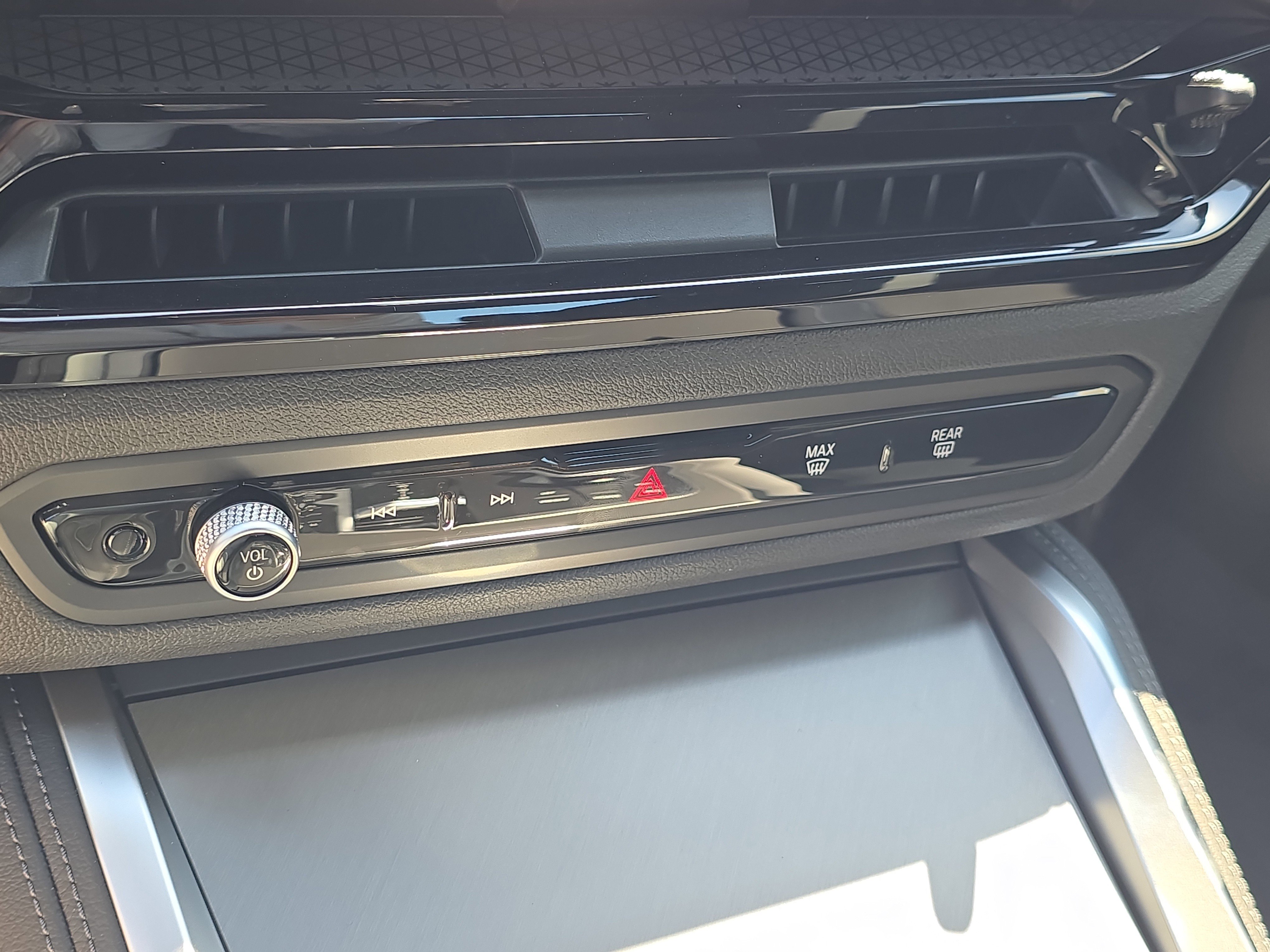 2025 Bmw 230i photo 4