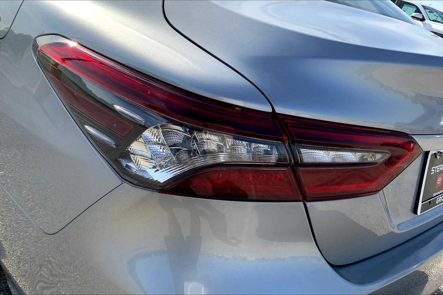 2022 Toyota Camry XLE V6 photo 27