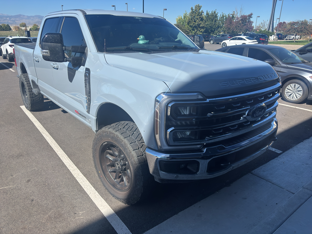 2025 Ford F-250 Lariat photo 3