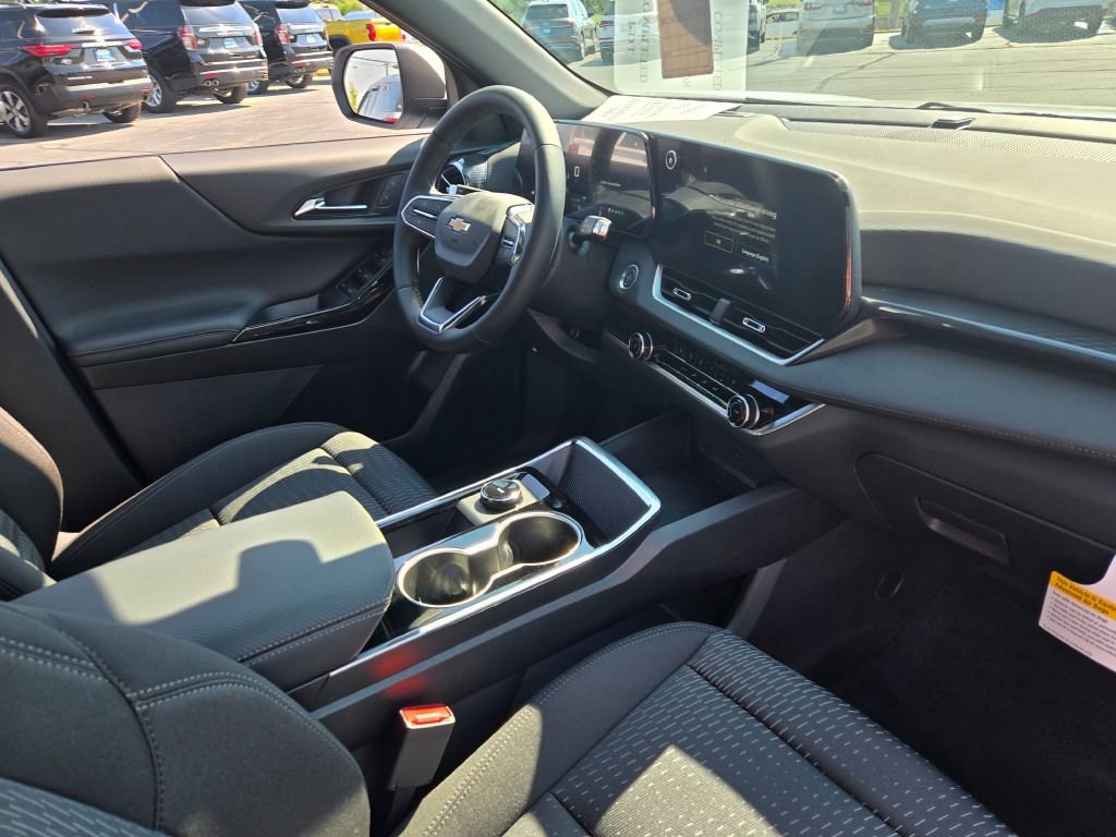 2026 Chevrolet Equinox LT photo 4